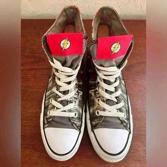 Converse The Flash Gordon Vintage Comic Shoes 150863C Men’s 6 Women’s 8 - Picture 4 of 11